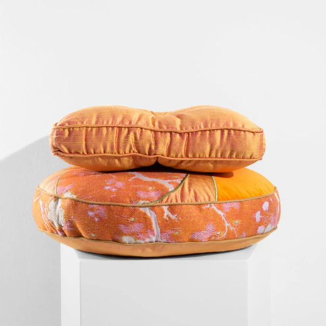 ALPAQ STUDIO. SILK CUSHION IN ORANGE