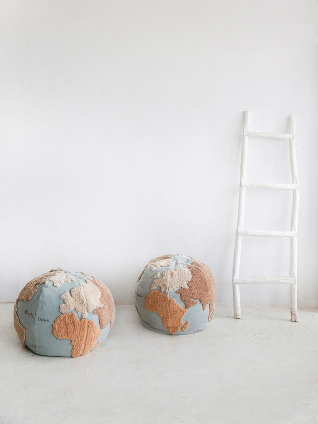 CHILDREN'S POUF WORLD MAP