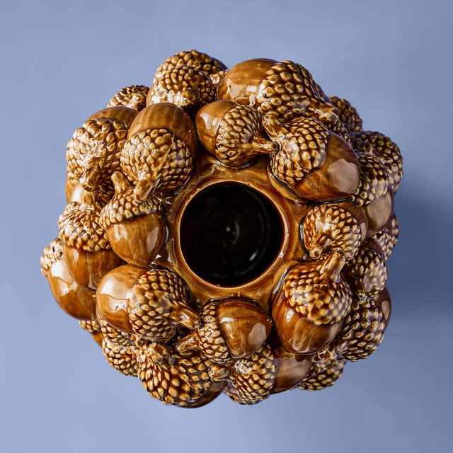VASE ACORNS IN BROWN