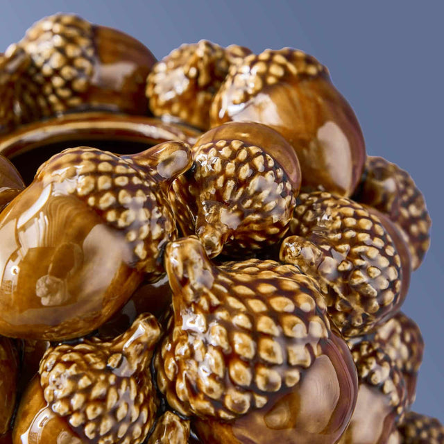 VASE ACORNS IN BROWN