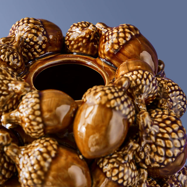 VASE ACORNS IN BROWN