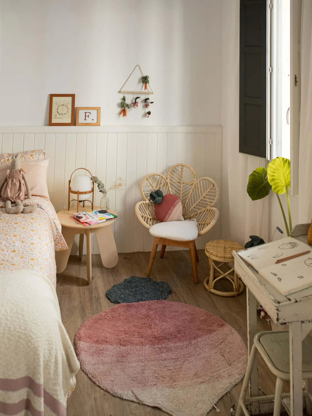 HANDWOVEN KID'S RUG RAMONA THE RADISH
