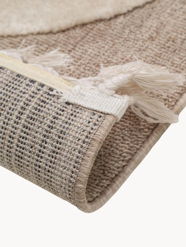 MOMO KIDS RUG WITH TASSELS AND HIGH-LOW EFFECT