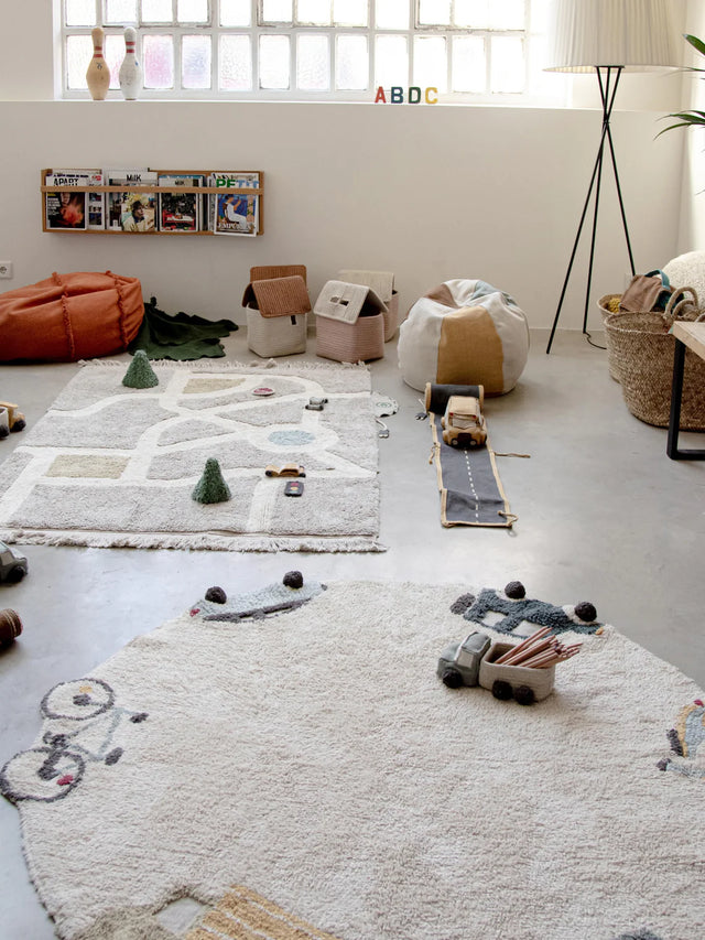 HAND-TUFTED ROUND KID'S RUG WHEELS WITH HIGH - LOW EFFECT