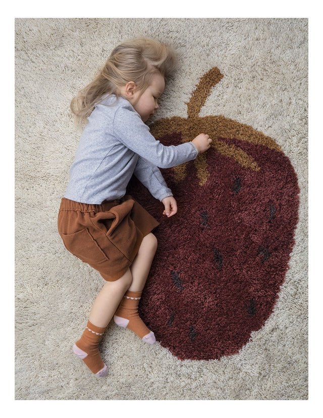 TUFTED RUG STRAWBERRY