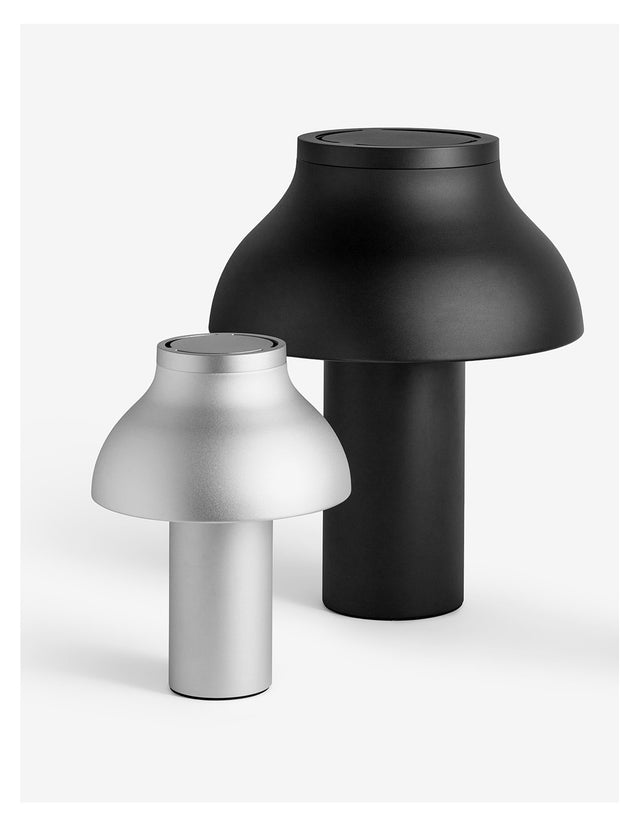 PC TABLE LAMP IN BLACK