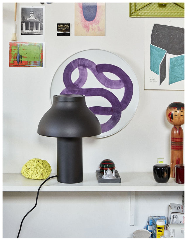 PC TABLE LAMP IN BLACK
