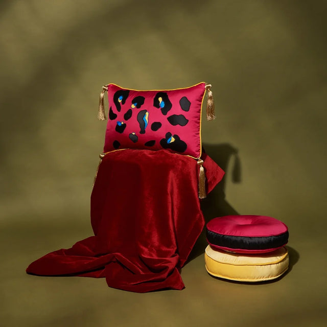 ALPAQ STUDIO. RECTANGULAR SILK CUSHION LEOPARD