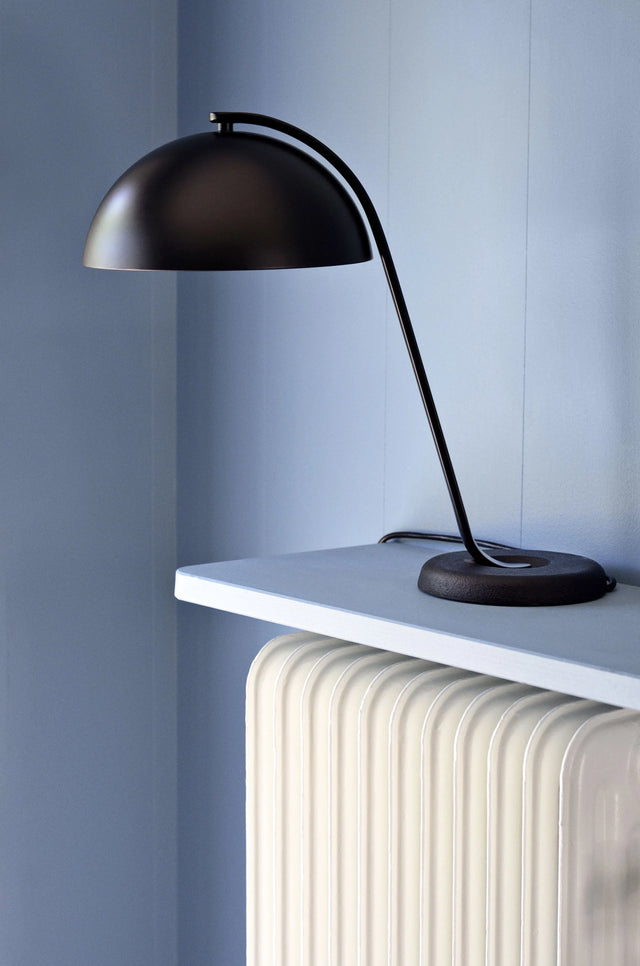 CLOCHE LAMP IN BLACK