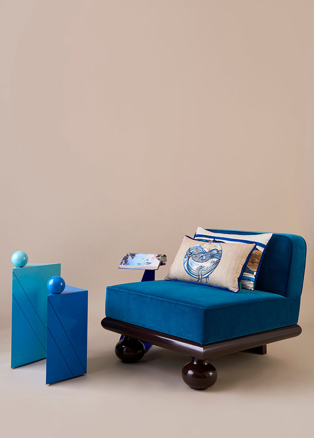 ALPAQ STUDIO. COTTON CUSHION WHALES