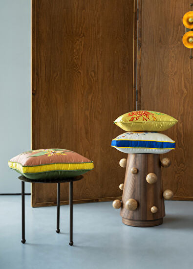 ALPAQ STUDIO. SILK CUSHION HANDMADE ATTACHMENT