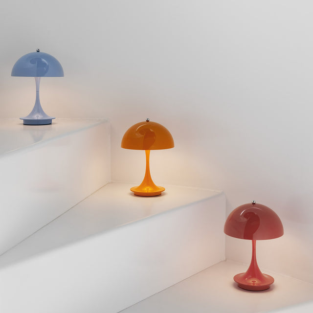 PANTHELLA TABLE LAMP IN CORAL