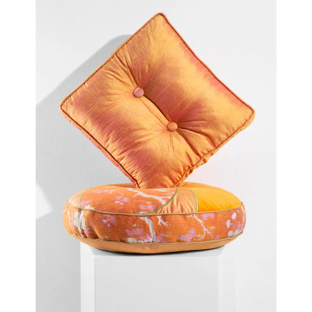 ALPAQ STUDIO. SILK CUSHION IN ORANGE