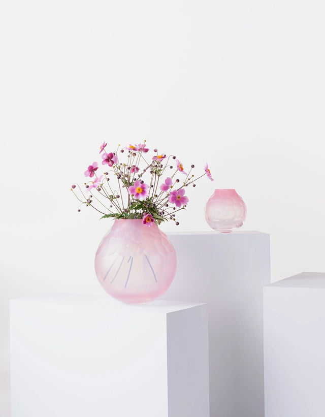 THE DOTTY SMALL VASE IN OPAL ROSE