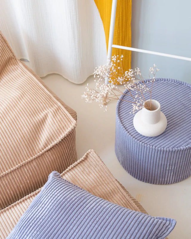 BLUEBERRY BLUE POUF
