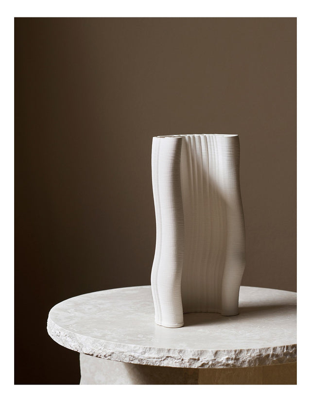 MOIRE VASE IN WHITE