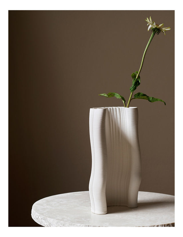 MOIRE VASE IN WHITE