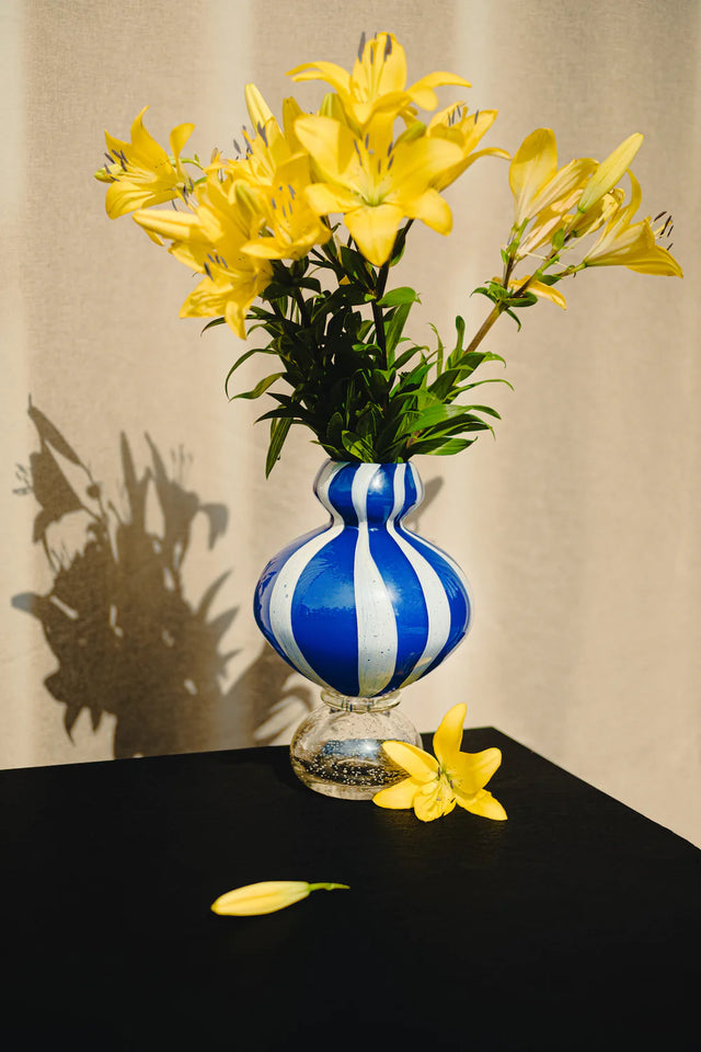 STRIPES YAKUSH VASE IN CORNFLOWER BLUE