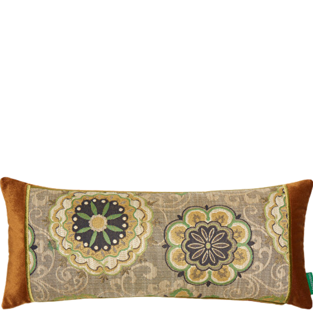 ALPAQ STUDIO.  APLICATION FLOWER VELVET CUSHION