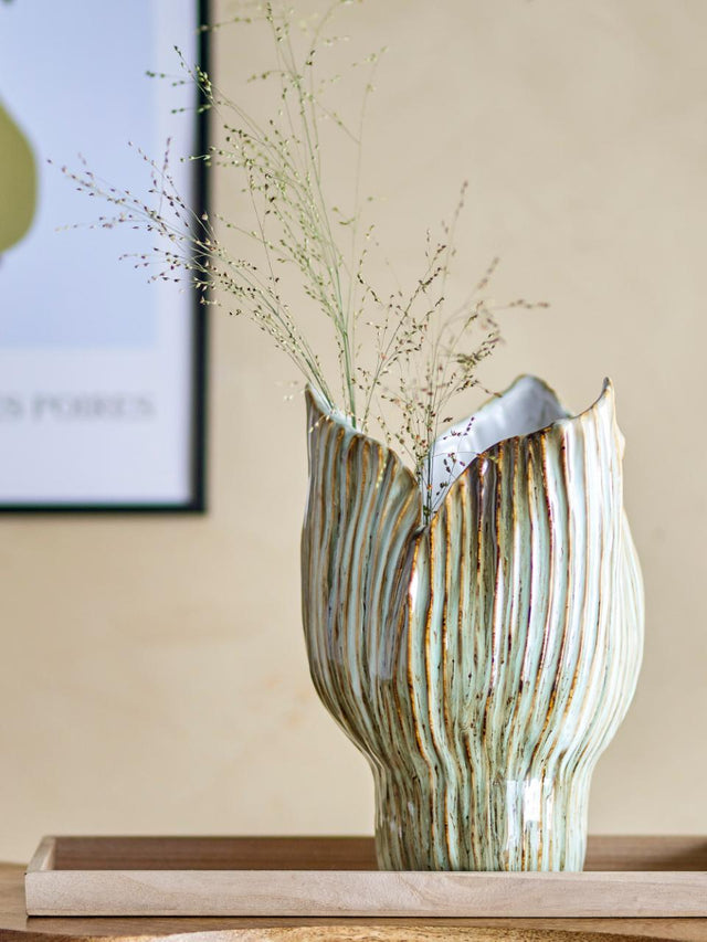 MAHIRA VASE