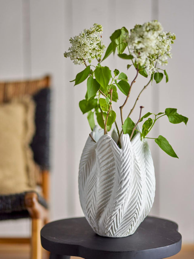 BESA VASE IN WHITE