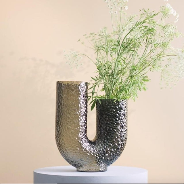 ARURA TALL VASE IN GREY