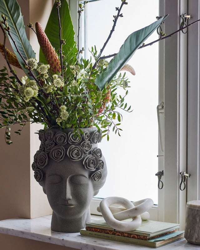 ADEE DECO FIGURINE IN WHITE