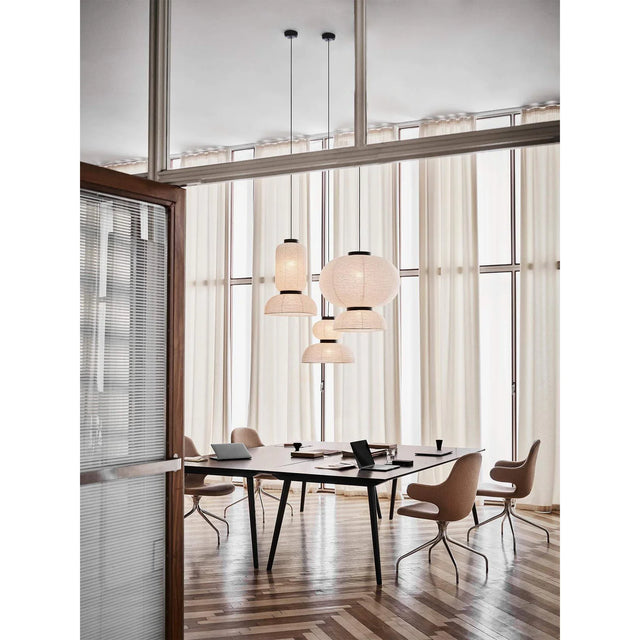 FORMAKAMI V1 LIGHTING IN IVORY WHITE