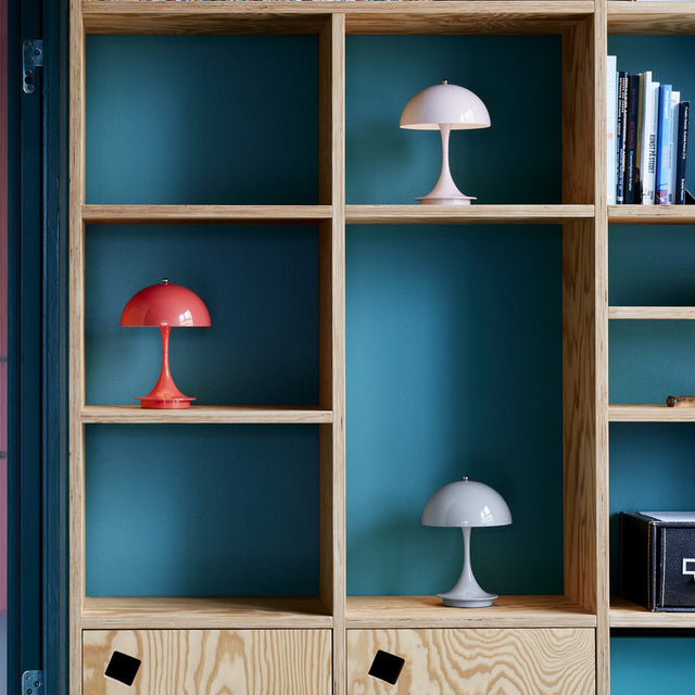 PANTHELLA TABLE LAMP IN SKY BLUE