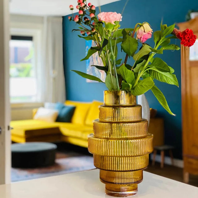 GLASS BARREL VASE IN AMBER