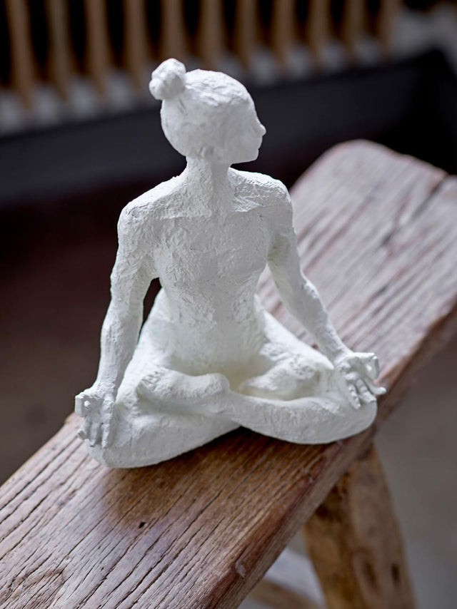 ADALINA DECO FIGURINE IN WHITE