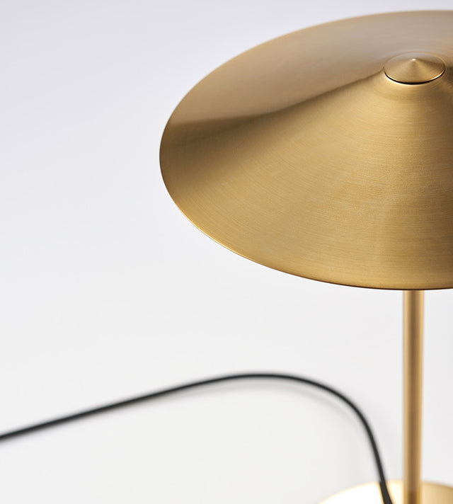 SAMURAI TABLE LIGHTING IN GOLD