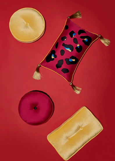 ALPAQ STUDIO. LUXURIOUS ROUND VELVET CUSHION IN YELLOW